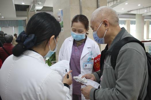 慶祝建黨100周年(nián)|情系共産黨員(yuán)、退役軍人(rén)，健康體(tǐ)檢暖人(rén)心